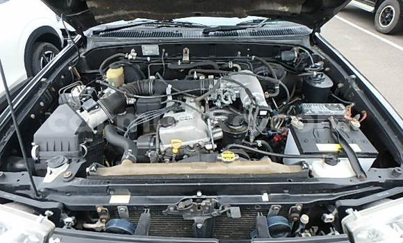 Acheter Occasion Voiture Toyota Hilux Surf Noir à Beitbridge, Matabeleland South Acheter Occasion Voiture Toyota Hilux Surf Noir à Beitbridge, Matabeleland South