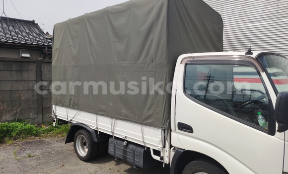 Acheter Occasion Voiture Toyota Dyna Blanc à Beitbridge, Matabeleland South Acheter Occasion Voiture Toyota Dyna Blanc à Beitbridge, Matabeleland South