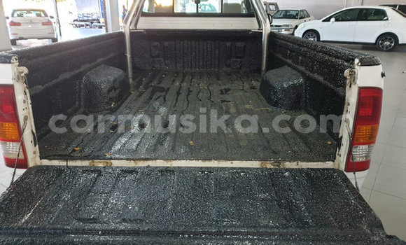 Acheter Occasion Voiture Toyota Hilux Blanc à Beitbridge, Matabeleland South Acheter Occasion Voiture Toyota Hilux Blanc à Beitbridge, Matabeleland South