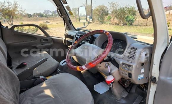 Acheter Occasion Utilitaire Toyota HiAce Blanc à Harare, Harare Acheter Occasion Utilitaire Toyota HiAce Blanc à Harare, Harare