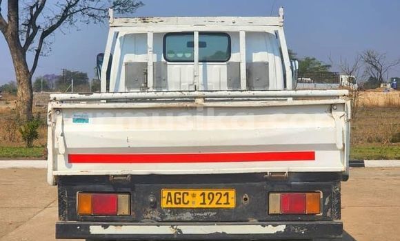 Acheter Occasion Utilitaire Toyota HiAce Blanc à Harare, Harare Acheter Occasion Utilitaire Toyota HiAce Blanc à Harare, Harare