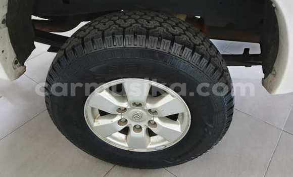 Acheter Occasion Voiture Toyota Hilux Blanc à Beitbridge, Matabeleland South Acheter Occasion Voiture Toyota Hilux Blanc à Beitbridge, Matabeleland South