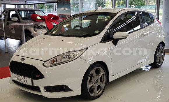 Nunua Ilio tumika Ford Fiesta ST Nyeupe Gari ndani ya Beitbridge nchini Matabeleland Kusini Nunua Ilio tumika Ford Fiesta ST Nyeupe Gari ndani ya Beitbridge nchini Matabeleland Kusini