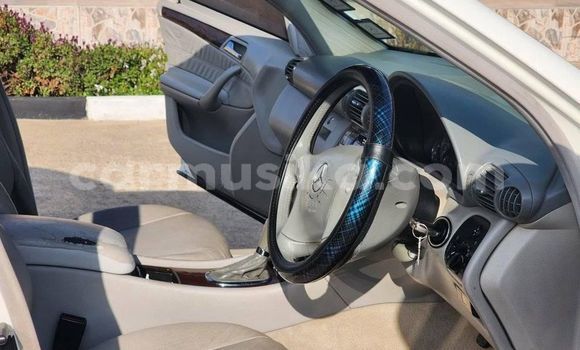 Acheter Occasion Voiture Mercedes-Benz C-Classe Blanc à Harare, Harare Acheter Occasion Voiture Mercedes-Benz C-Classe Blanc à Harare, Harare