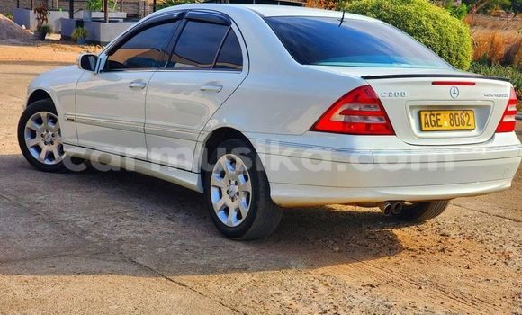 Acheter Occasion Voiture Mercedes-Benz C-Classe Blanc à Harare, Harare Acheter Occasion Voiture Mercedes-Benz C-Classe Blanc à Harare, Harare
