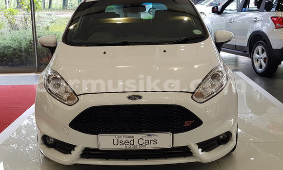 Nunua Ilio tumika Ford Fiesta ST Nyeupe Gari ndani ya Beitbridge nchini Matabeleland Kusini Nunua Ilio tumika Ford Fiesta ST Nyeupe Gari ndani ya Beitbridge nchini Matabeleland Kusini
