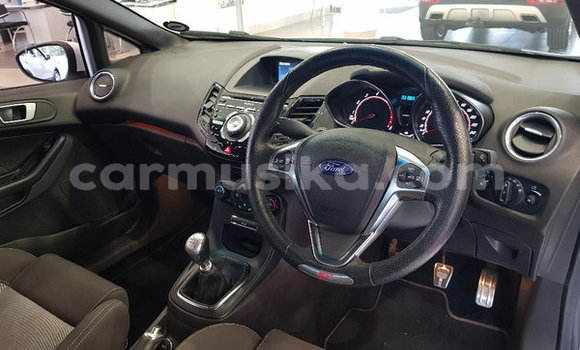 Nunua Ilio tumika Ford Fiesta ST Nyeupe Gari ndani ya Beitbridge nchini Matabeleland Kusini Nunua Ilio tumika Ford Fiesta ST Nyeupe Gari ndani ya Beitbridge nchini Matabeleland Kusini