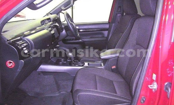 Nunua Ilio tumika Toyota Hilux Nyekundu Gari ndani ya Beitbridge nchini Matabeleland Kusini Nunua Ilio tumika Toyota Hilux Nyekundu Gari ndani ya Beitbridge nchini Matabeleland Kusini