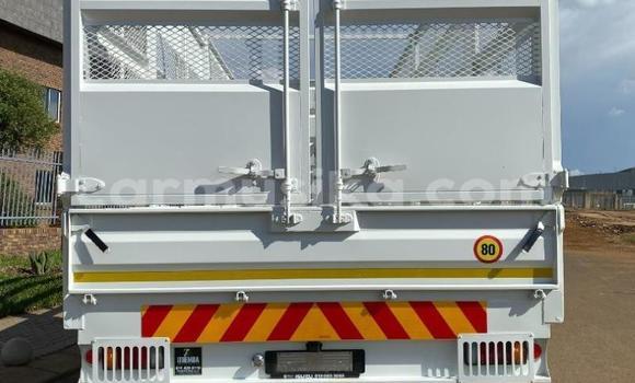 Tenga Tsaru Isuzu FTR 850 Chena Rori in Beitbridge in Matabeleland South Tenga Tsaru Isuzu FTR 850 Chena Rori in Beitbridge in Matabeleland South