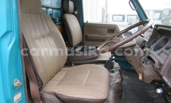 Nunua Ilio tumika Toyota Dyna Bluu Lori ndani ya Beitbridge nchini Matabeleland Kusini Nunua Ilio tumika Toyota Dyna Bluu Lori ndani ya Beitbridge nchini Matabeleland Kusini