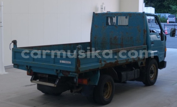 Nunua Ilio tumika Toyota Dyna Bluu Lori ndani ya Beitbridge nchini Matabeleland Kusini Nunua Ilio tumika Toyota Dyna Bluu Lori ndani ya Beitbridge nchini Matabeleland Kusini