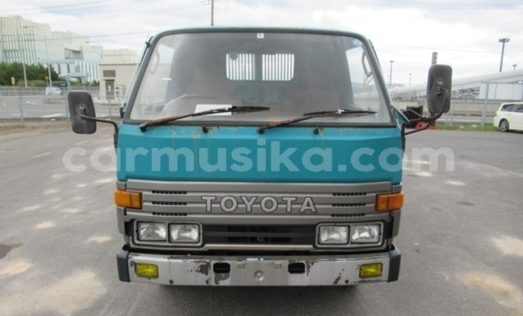 Nunua Ilio tumika Toyota Dyna Bluu Lori ndani ya Beitbridge nchini Matabeleland Kusini Nunua Ilio tumika Toyota Dyna Bluu Lori ndani ya Beitbridge nchini Matabeleland Kusini