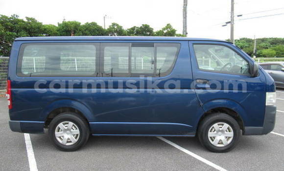 Tenga Tsaru Toyota Hiace Bhuruu Mota in Beitbridge in Matabeleland South Tenga Tsaru Toyota Hiace Bhuruu Mota in Beitbridge in Matabeleland South