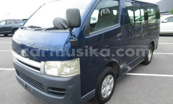 Tenga Tsaru Toyota Hiace Bhuruu Mota in Beitbridge in Matabeleland South Tenga Tsaru Toyota Hiace Bhuruu Mota in Beitbridge in Matabeleland South