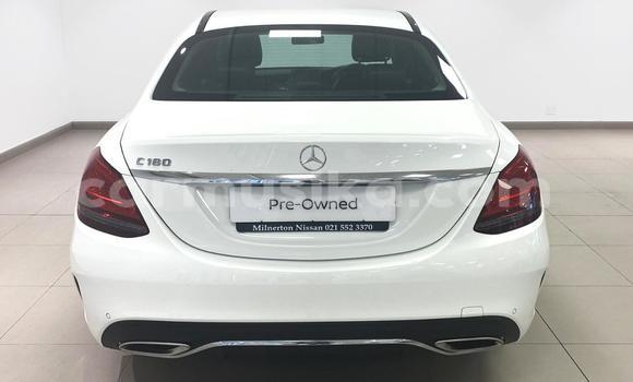 Acheter Occasion Voiture Mercedes-Benz C-Classe Blanc à Beitbridge, Matabeleland South Acheter Occasion Voiture Mercedes-Benz C-Classe Blanc à Beitbridge, Matabeleland South