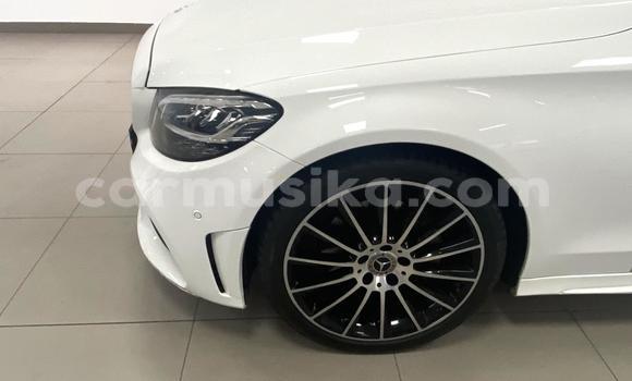 Acheter Occasion Voiture Mercedes-Benz C-Classe Blanc à Beitbridge, Matabeleland South Acheter Occasion Voiture Mercedes-Benz C-Classe Blanc à Beitbridge, Matabeleland South