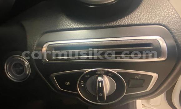 Acheter Occasion Voiture Mercedes-Benz C-Classe Blanc à Beitbridge, Matabeleland South Acheter Occasion Voiture Mercedes-Benz C-Classe Blanc à Beitbridge, Matabeleland South