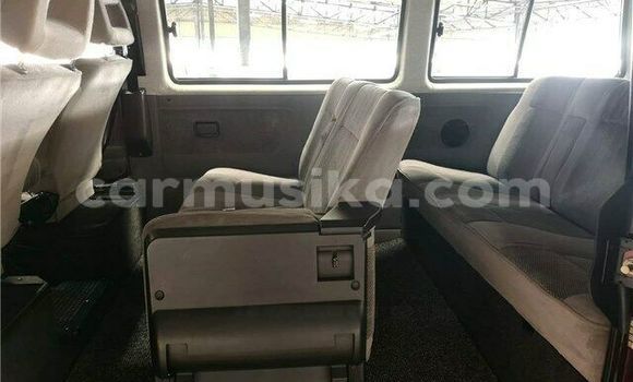 Buy Used Volkswagen Caravelle Red Car in Beitbridge in Matabeleland South Buy Used Volkswagen Caravelle Red Car in Beitbridge in Matabeleland South