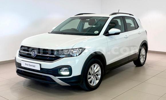 Buy Used Volkswagen T-Roc White Car in Beitbridge in Matabeleland South Buy Used Volkswagen T-Roc White Car in Beitbridge in Matabeleland South