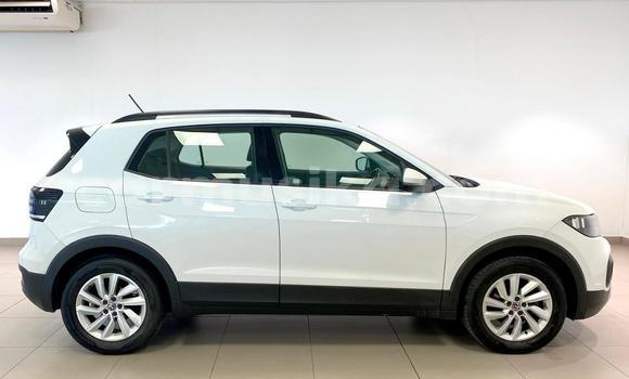 Acheter Occasion Voiture Volkswagen T-Roc Blanc à Beitbridge, Matabeleland South Acheter Occasion Voiture Volkswagen T-Roc Blanc à Beitbridge, Matabeleland South