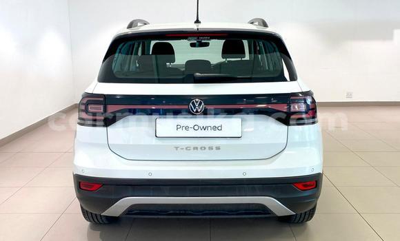 Acheter Occasion Voiture Volkswagen T-Roc Blanc à Beitbridge, Matabeleland South Acheter Occasion Voiture Volkswagen T-Roc Blanc à Beitbridge, Matabeleland South