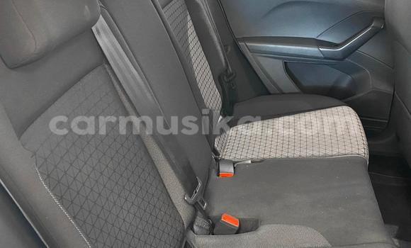 Acheter Occasion Voiture Volkswagen T-Roc Blanc à Beitbridge, Matabeleland South Acheter Occasion Voiture Volkswagen T-Roc Blanc à Beitbridge, Matabeleland South