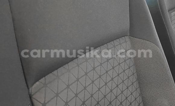 Acheter Occasion Voiture Volkswagen T-Roc Blanc à Beitbridge, Matabeleland South Acheter Occasion Voiture Volkswagen T-Roc Blanc à Beitbridge, Matabeleland South