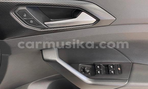 Acheter Occasion Voiture Volkswagen T-Roc Blanc à Beitbridge, Matabeleland South Acheter Occasion Voiture Volkswagen T-Roc Blanc à Beitbridge, Matabeleland South