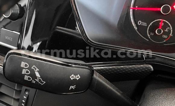 Acheter Occasion Voiture Volkswagen T-Roc Blanc à Beitbridge, Matabeleland South Acheter Occasion Voiture Volkswagen T-Roc Blanc à Beitbridge, Matabeleland South