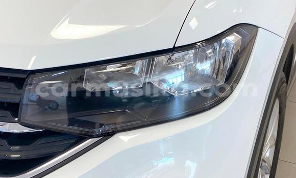 Acheter Occasion Voiture Volkswagen T-Roc Blanc à Beitbridge, Matabeleland South Acheter Occasion Voiture Volkswagen T-Roc Blanc à Beitbridge, Matabeleland South