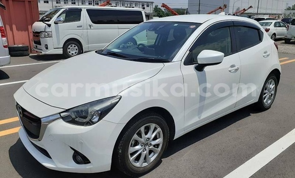 Buy Used Mazda Demio White Car in Beitbridge in Matabeleland South