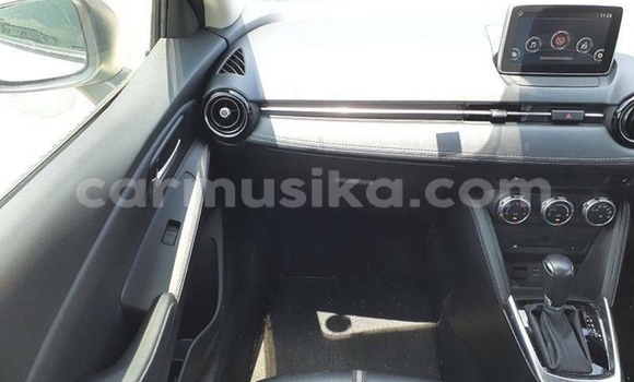 Acheter Occasion Voiture Mazda Demio Blanc à Beitbridge, Matabeleland South Acheter Occasion Voiture Mazda Demio Blanc à Beitbridge, Matabeleland South