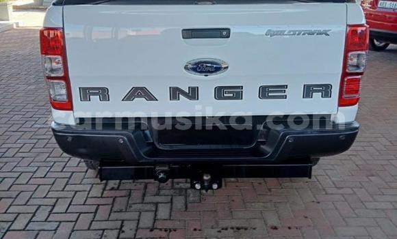 Nunua Ilio tumika Ford Ranger Nyeupe Gari ndani ya Beitbridge nchini Matabeleland Kusini Nunua Ilio tumika Ford Ranger Nyeupe Gari ndani ya Beitbridge nchini Matabeleland Kusini