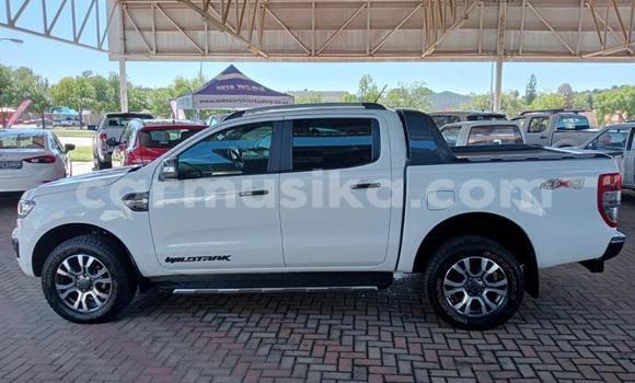 Nunua Ilio tumika Ford Ranger Nyeupe Gari ndani ya Beitbridge nchini Matabeleland Kusini Nunua Ilio tumika Ford Ranger Nyeupe Gari ndani ya Beitbridge nchini Matabeleland Kusini