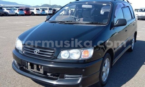 Nunua Ilio tumika Toyota Ipsum Bluu Gari ndani ya Beitbridge nchini Matabeleland Kusini