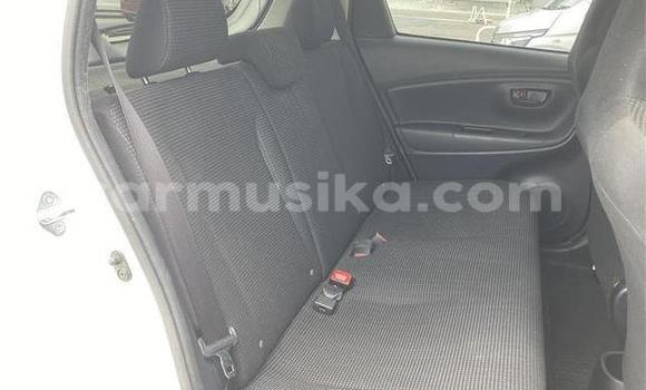 Acheter Occasion Voiture Toyota Vitz Blanc à Beitbridge, Matabeleland South Acheter Occasion Voiture Toyota Vitz Blanc à Beitbridge, Matabeleland South