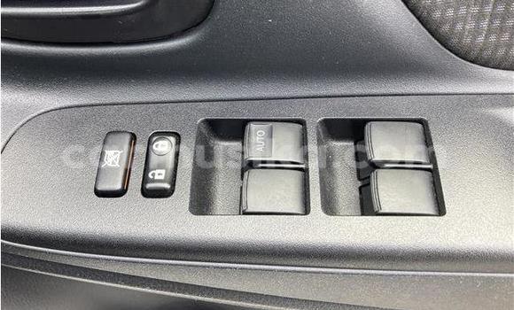 Acheter Occasion Voiture Toyota Vitz Blanc à Beitbridge, Matabeleland South Acheter Occasion Voiture Toyota Vitz Blanc à Beitbridge, Matabeleland South