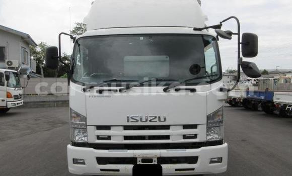 Acheter Occasion Utilitaire Isuzu FTR 850 Blanc à Beitbridge, Matabeleland South Acheter Occasion Utilitaire Isuzu FTR 850 Blanc à Beitbridge, Matabeleland South