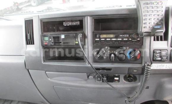 Acheter Occasion Utilitaire Isuzu FTR 850 Blanc à Beitbridge, Matabeleland South Acheter Occasion Utilitaire Isuzu FTR 850 Blanc à Beitbridge, Matabeleland South