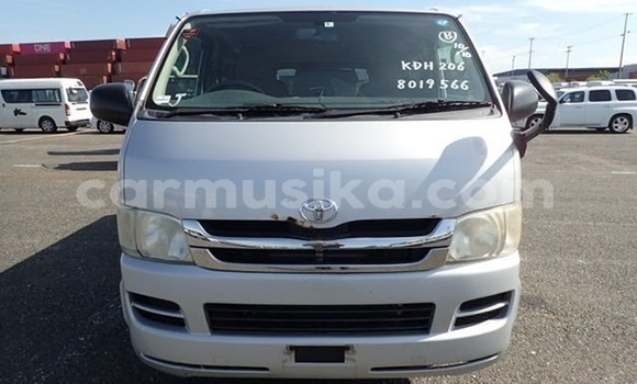Nunua Ilio tumika Toyota Hiace Fedha Gari ndani ya Beitbridge nchini Matabeleland Kusini