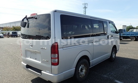 Tenga Tsaru Toyota Hiace Sirivha Mota in Beitbridge in Matabeleland South Tenga Tsaru Toyota Hiace Sirivha Mota in Beitbridge in Matabeleland South