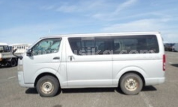 Tenga Tsaru Toyota Hiace Sirivha Mota in Beitbridge in Matabeleland South Tenga Tsaru Toyota Hiace Sirivha Mota in Beitbridge in Matabeleland South