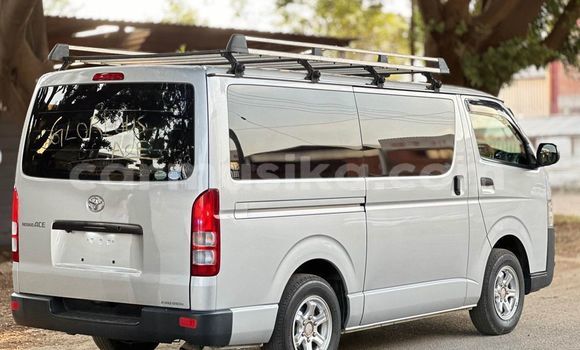 Buy Used Toyota Regius Other Car in Chegutu in Mashonaland West Buy Used Toyota Regius Other Car in Chegutu in Mashonaland West