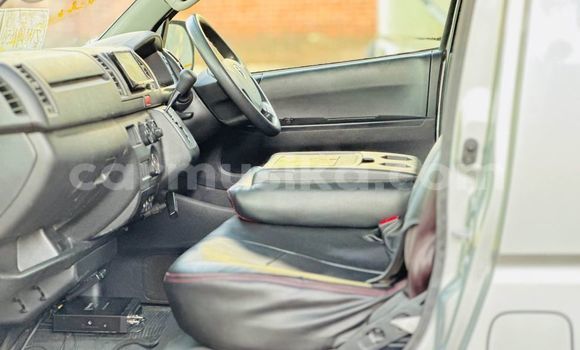 Buy Used Toyota Regius Other Car in Chegutu in Mashonaland West Buy Used Toyota Regius Other Car in Chegutu in Mashonaland West