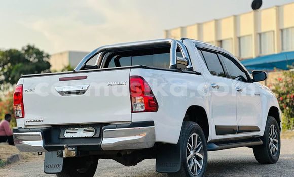 Buy Used Toyota Hilux White Car in Harare in Harare Buy Used Toyota Hilux White Car in Harare in Harare