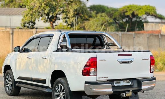 Buy Used Toyota Hilux White Car in Harare in Harare Buy Used Toyota Hilux White Car in Harare in Harare