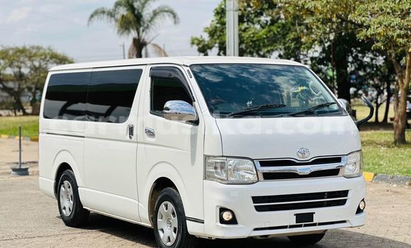 Acheter Occasion Voiture Toyota RegiusAce Blanc à Harare, Harare