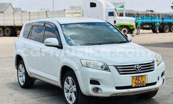 Nunua Ilio tumika Toyota Vanguard Nyeupe Gari ndani ya Harare nchini Harare