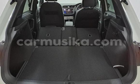 Acheter Occasion Voiture Volkswagen Tiguan Blanc à Beitbridge, Matabeleland South Acheter Occasion Voiture Volkswagen Tiguan Blanc à Beitbridge, Matabeleland South