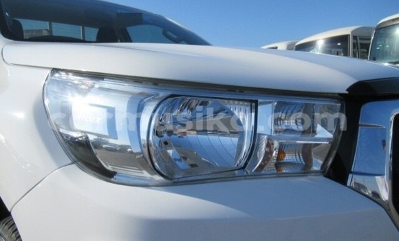 Acheter Occasion Voiture Toyota Hilux Blanc à Beitbridge, Matabeleland South Acheter Occasion Voiture Toyota Hilux Blanc à Beitbridge, Matabeleland South